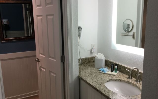 Avenue Inn & Spa