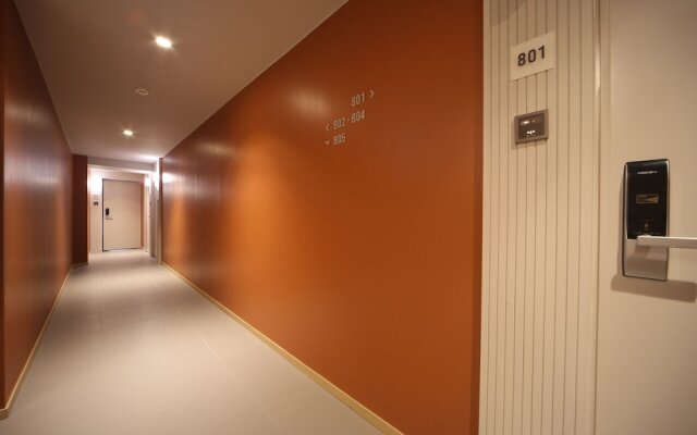 Hound Hotel Sajik Minam Station
