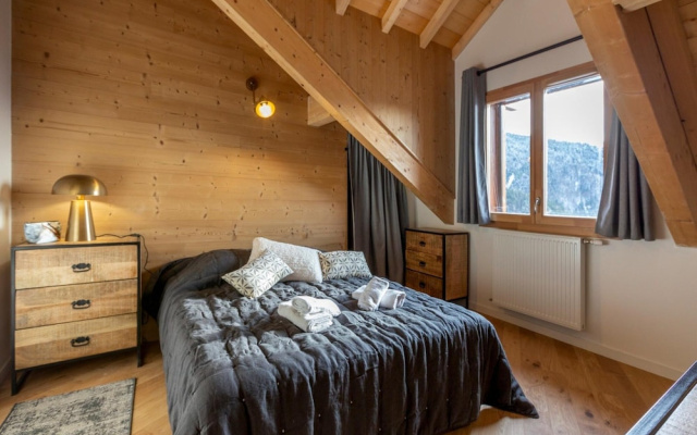Apartment in Alpe D'huez Near Grandes Rousses
