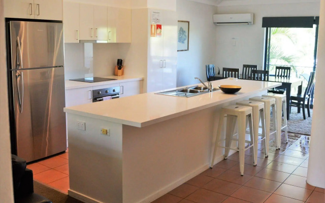 Outrigger Bay Apartments