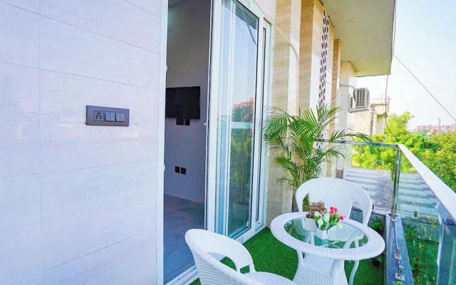 FabHotel Sunrise Sector 56