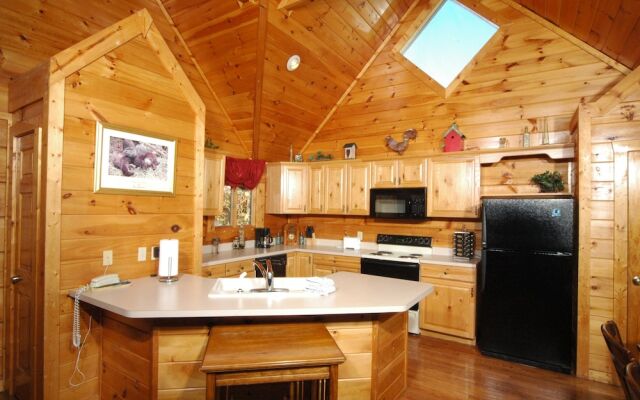 Eagles Nest 379 - Three Bedroom Cabin