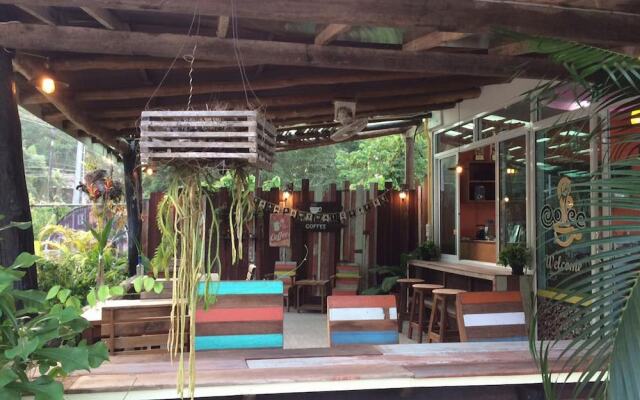 Baan Aowthai Homestay Ko Kood