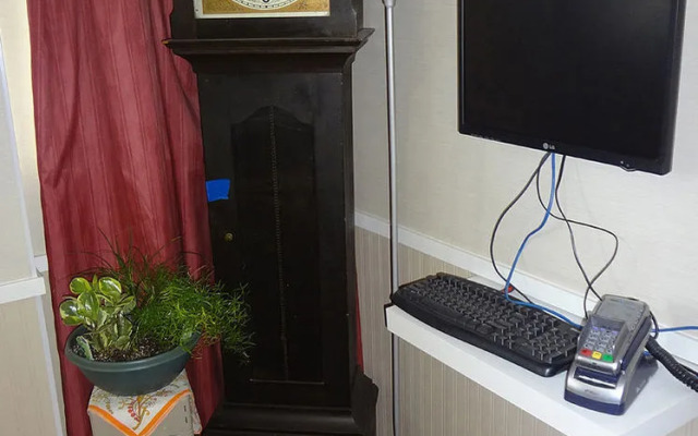 Manor Hostel B&B & Hotel