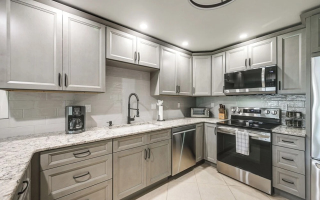 Bonita Springs Riverfront Retreat w/ Lanai