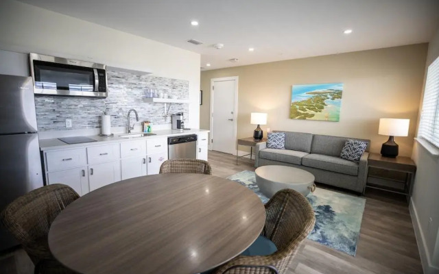 Sugarloaf Key Hotel at KOA Resort