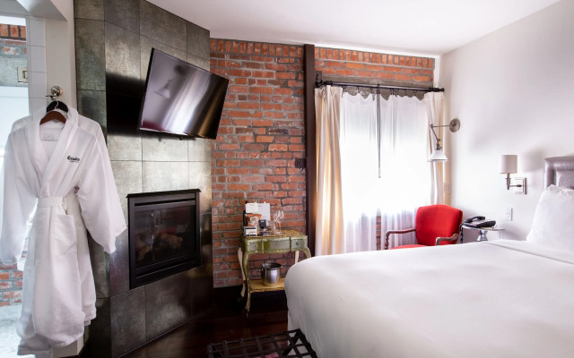Granada Hotel & Bistro