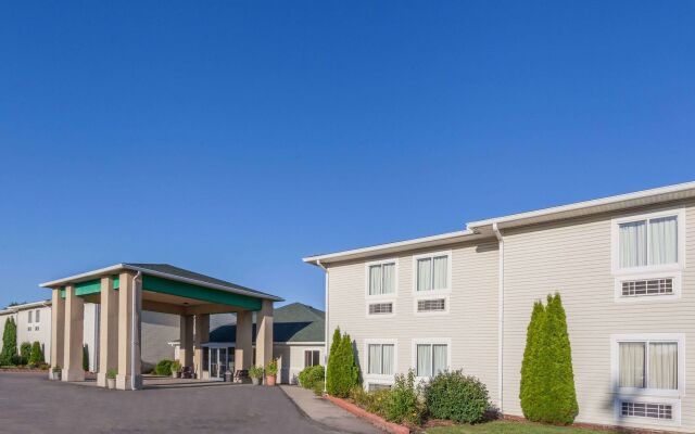 American Inn and Suites Dundee