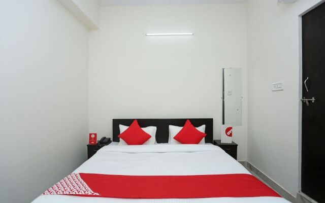 OYO 16904 Hotel Maharaja Palace