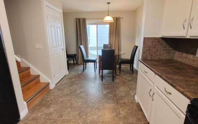 Beautiful 3-bedroom main floor home