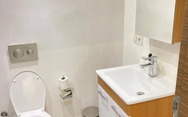 The Nar Suit & Apart