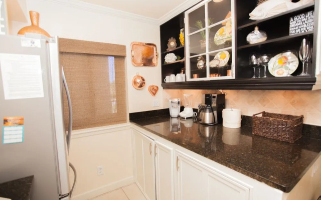 Beach Manor Tops L 312 72363 by RedAwning