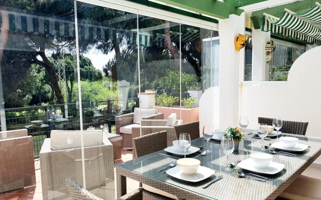 Lomas de Cabopino House