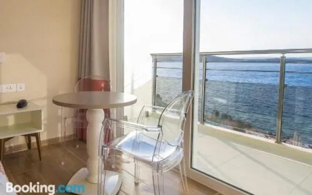 Seaview Hotel