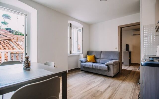 Aquarius Apartments by DuHomes