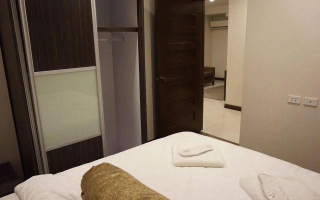 West Avenue Suites