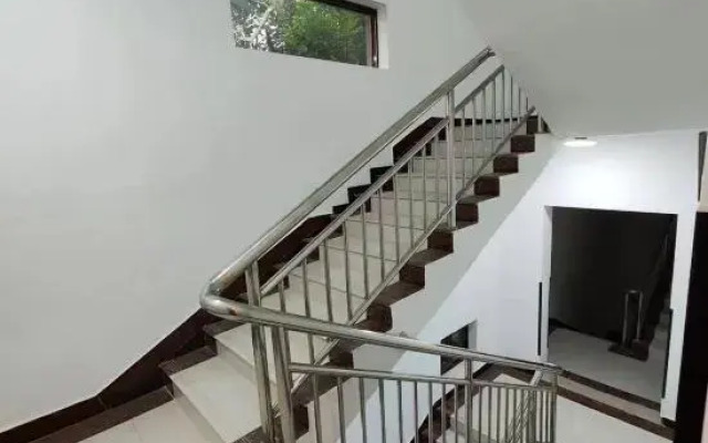 Huaguo Mountain Seven Strings and Five Tones Homestay