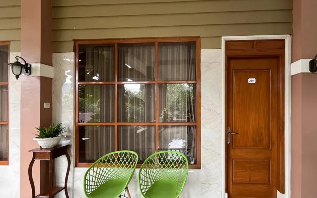 Urbanview Syariah Hotel Kanigara Batu