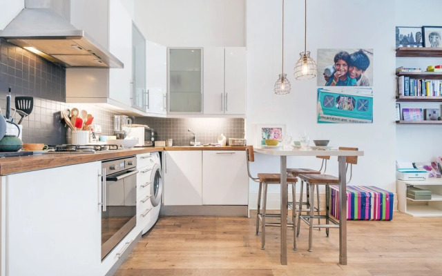 Colourful West Kensington Home Close to Earls Court