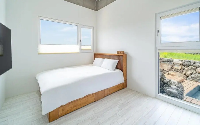 Jeju Themoon Poolvilla