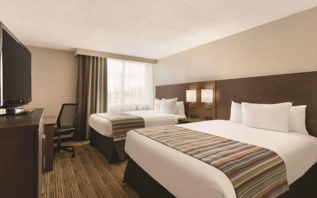 Country Inn & Suites by Radisson, Fergus Falls, MN