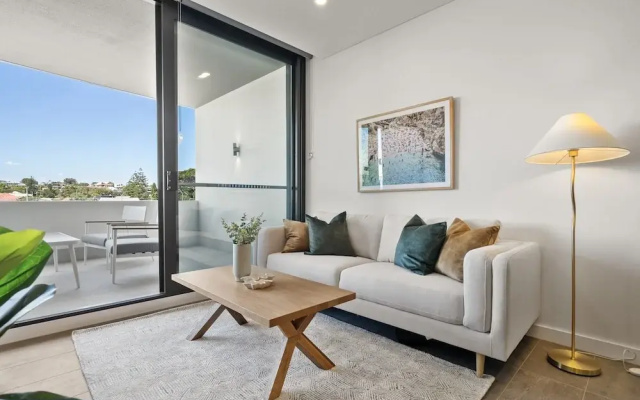 Modern 1-bed Apartment With Views in Fremantle