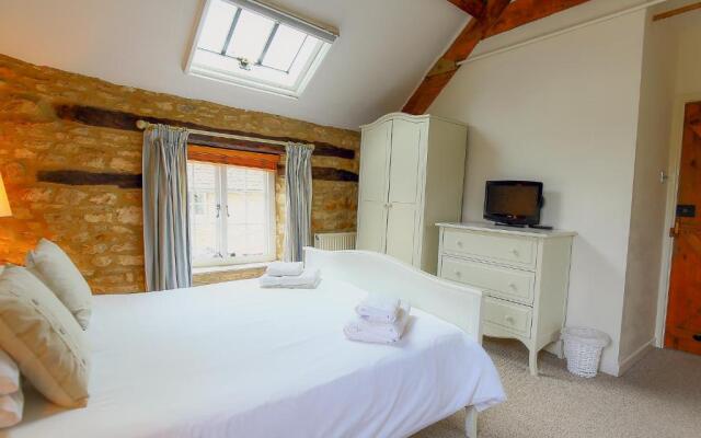 White Hart House, BURFORD