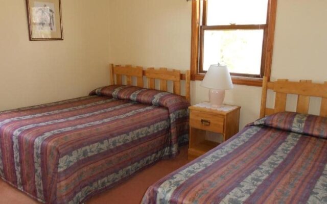 Shaw's Hotel & Cottages