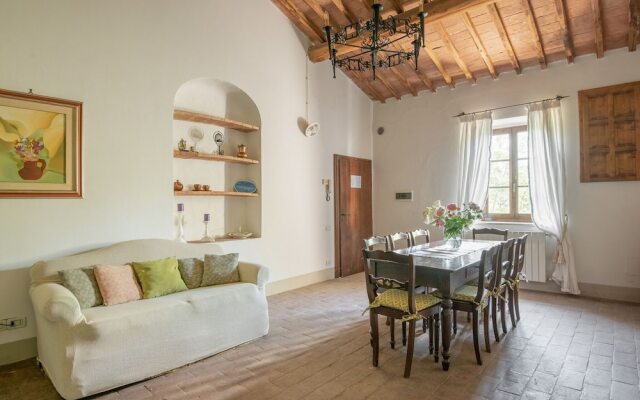 Alluring Apartment in Rapolano Terme with Swimming Pool