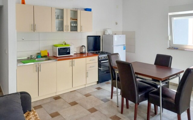 Stunning Apartment in Vir With Wifi and 2 Bedrooms