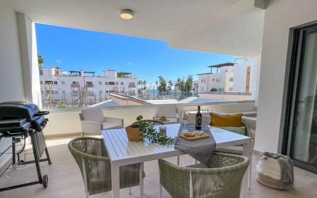 Incredibly Beautiful Condo Just Steps to the Beach