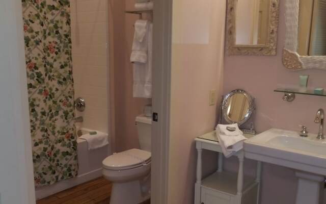 Downtown Guest Quarters Hotel