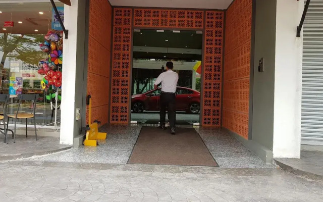 Euzmo Residences at Studio 14