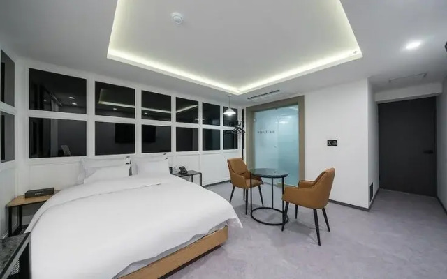 Hotel 166 Suwon