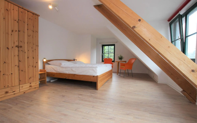 Semi detached house, Glave