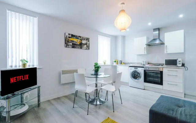 Stunning and Modern 2 Bedroom Apt in Liverpool