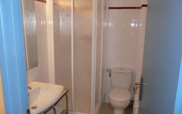 Hostal Adarnius