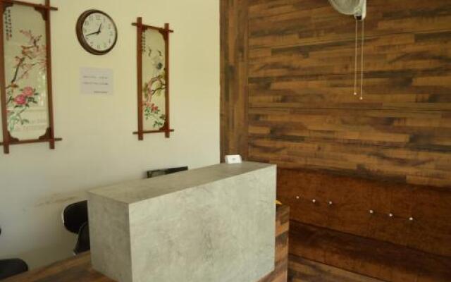 Tripstays 4085