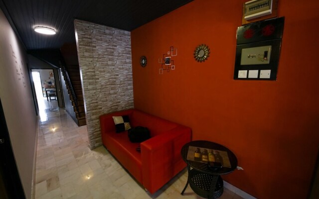 Rest & Relax 7 Room Ipoh Garden East