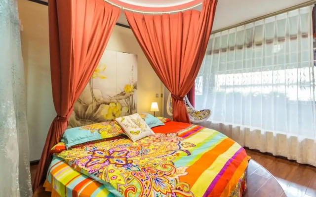 Colorful Flower Guesthouse