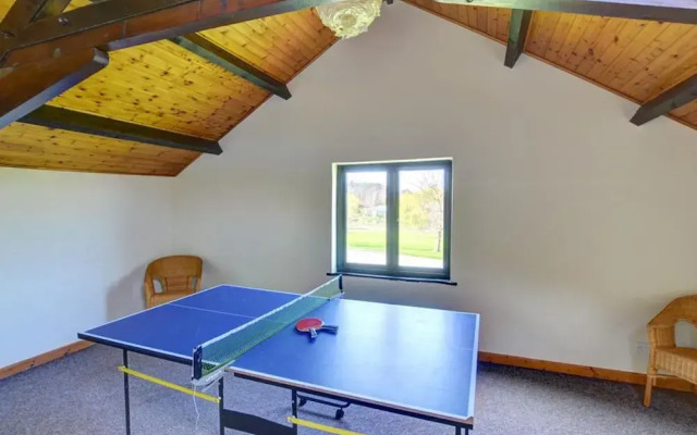 Quaint Holiday Home in South Wales With Sunny Gardens