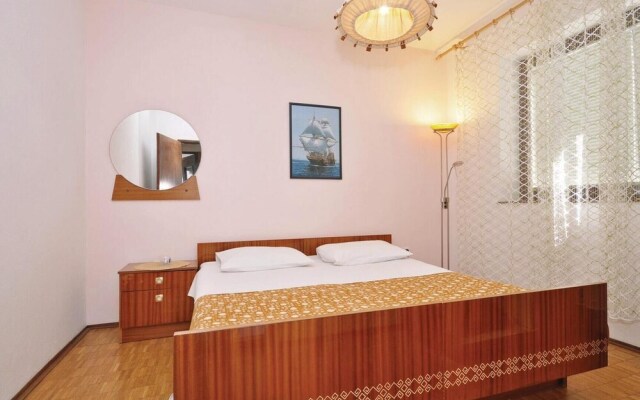 Beautiful Apartment in Starigrad Paklenica With 2 Bedrooms