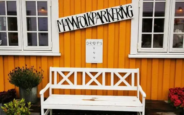 Henningsvær Guesthouse