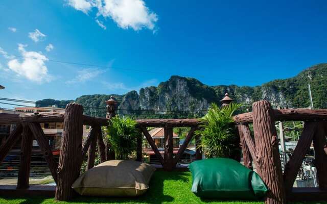 Stayover Hostel