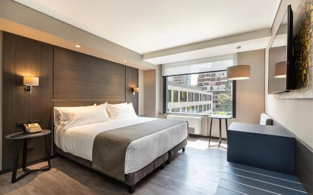 Ola Santiago Providencia, Tapestry Collection by Hilton