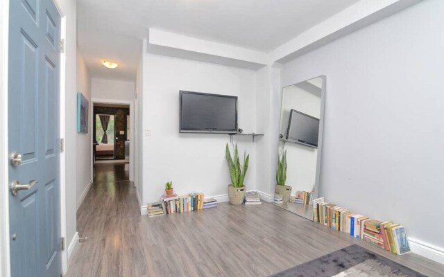 1 Bedroom Loft Style Apartment in Leslieville