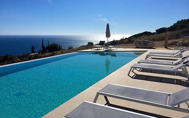 Kefalonian Escape Suites