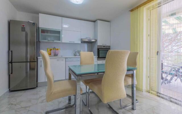 Apartment in Selce 39426