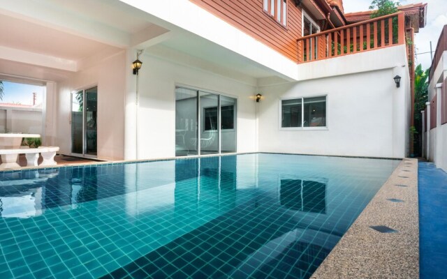 Naiyang Beach - 4 Bedroom Pool Villa