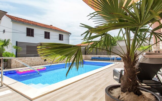 Apartment 600 M From A Nice Beach In The Cute Silo With Shared Swimming Pool